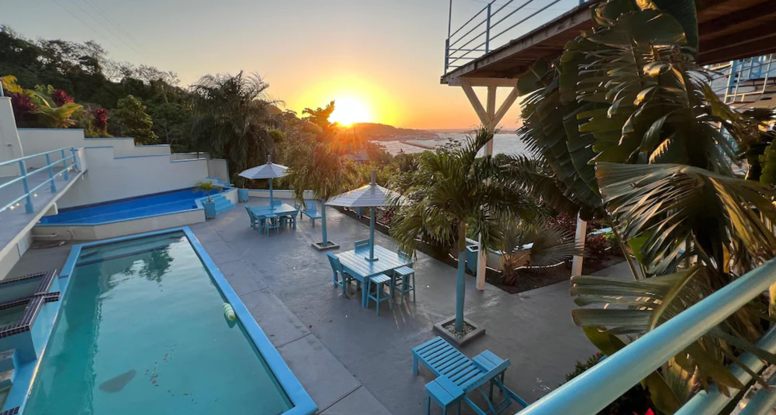 Lunas View Hotel and Restaurant3