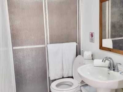 Hotel Eastern Harbour - Utila1